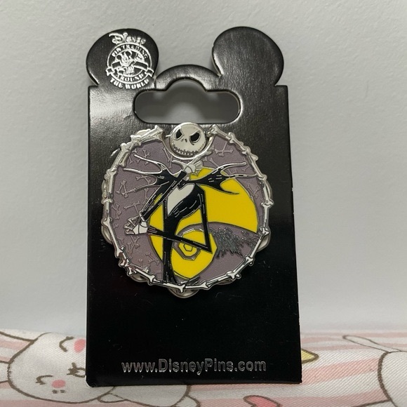 Nightmare Before Christmas Jack Skellington Pin
Spinning Disney World Badge - Picture 1 of 9